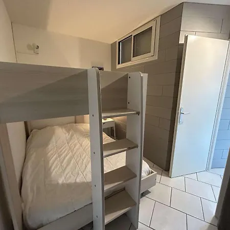 2 Pieces Cabine, Piscine, Parking, 5 Couchages - Port Camargue - Fr-1-250-234