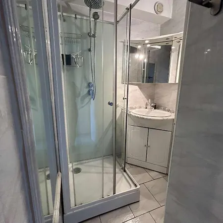 Familial Avec Piscine Et Parking A Port Camargue - Fr-1-250-234 *