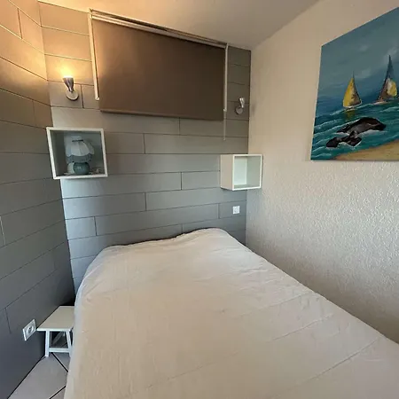 2 Pieces Cabine, Piscine, Parking, 5 Couchages - Port Camargue - Fr-1-250-234