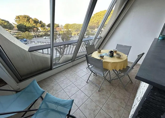 Familial Avec Piscine Et Parking A Port Camargue - Fr-1-250-234 * Le Grau-du-Roi