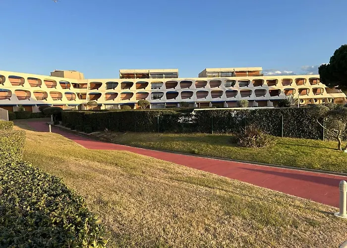 Apartment Familial Avec Piscine Et Parking A Port Camargue - Fr-1-250-234 *