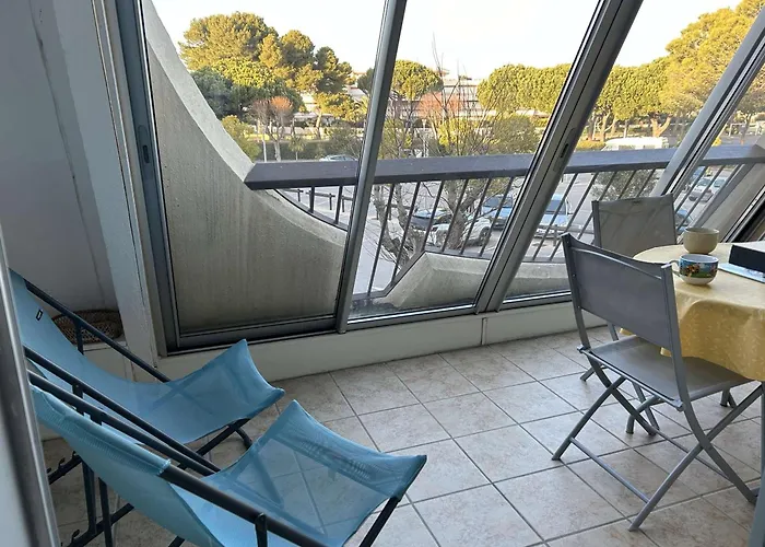 Apartment Familial Avec Piscine Et Parking A Port Camargue - Fr-1-250-234 Le Grau-du-Roi